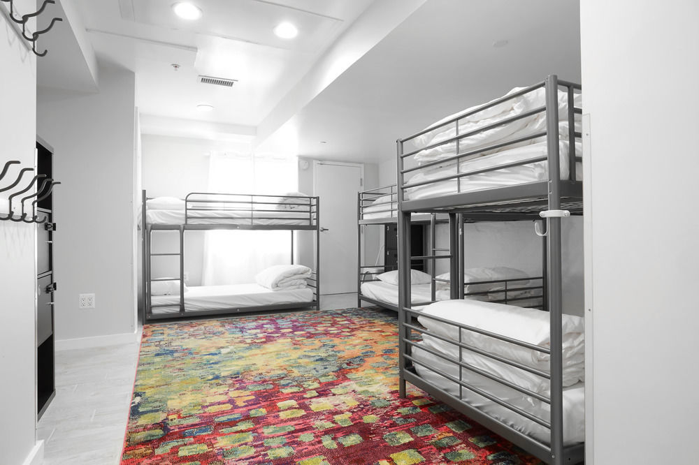Highroad Washington Dc Hotel Bagian luar foto